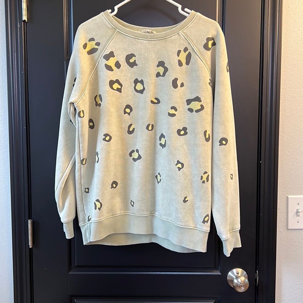 *worn once* Easel Leopard Print Sweatshirt